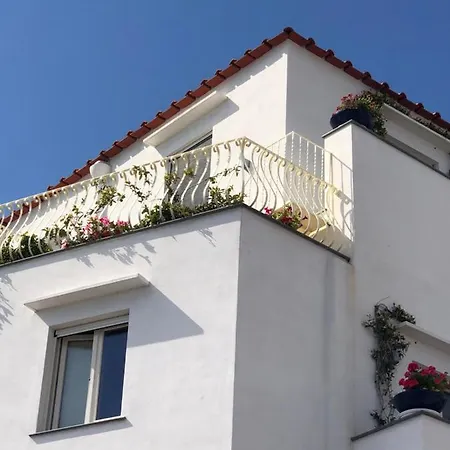 La Baia Di Napoli Apartment *