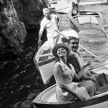 아파트 La Baia Di Napoli *