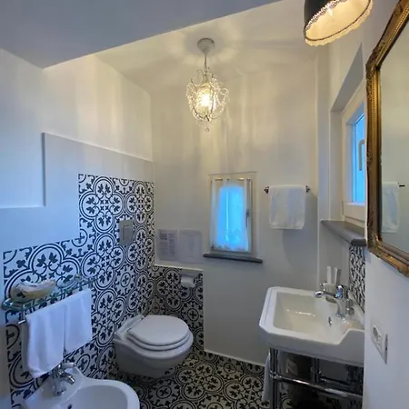 La Baia Di Napoli 아파트 *