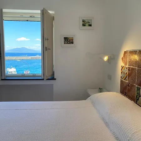 La Baia Di Napoli 아파트 *
