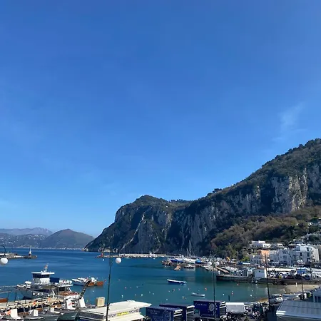 La Baia Di Napoli Capri