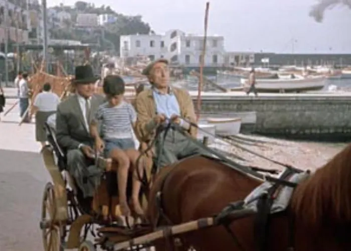 La Baia Di Napoli * קאפרי