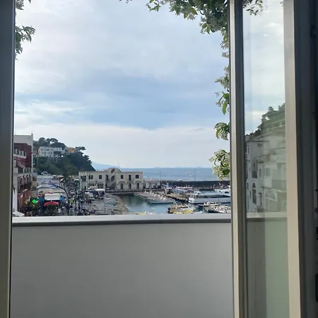 La Baia Di Napoli * 卡普里