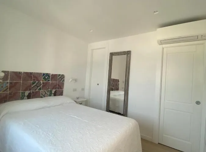 La Baia Di Napoli 卡普里