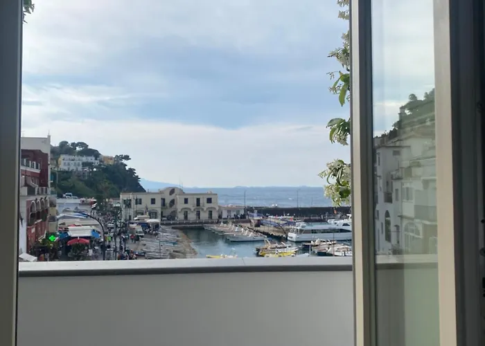 La Baia Di Napoli * 卡普里